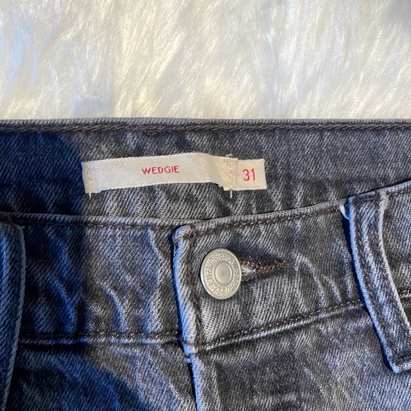 Levi’s Wedgie Button Fly Jeans - Picture 4 of 10